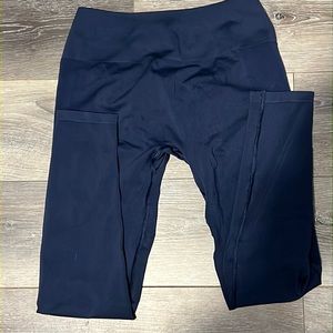 Alphalete scrunch butt leggings